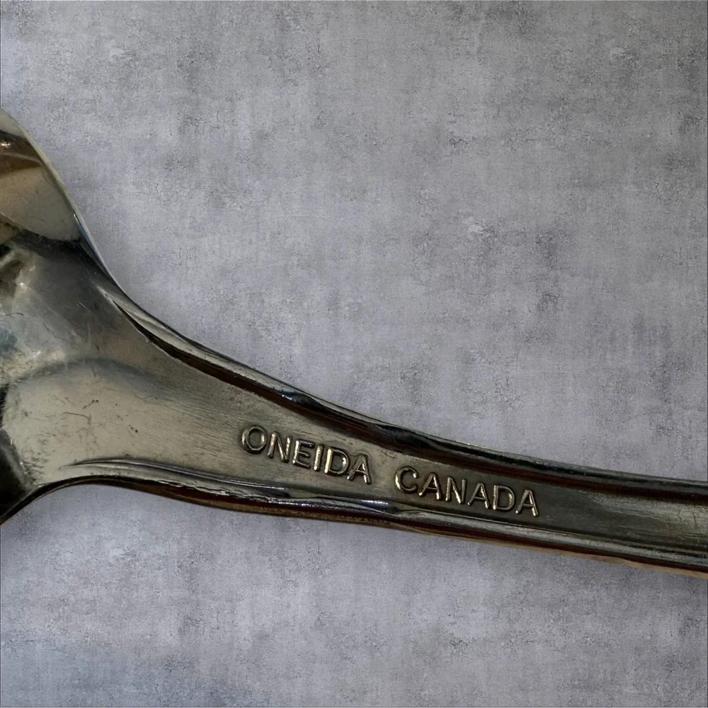 Oneida‎ Stainless Canada STRATHMORE Slotted Serving Spoon